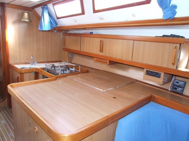 Dufour 48 teck - 16.jpg